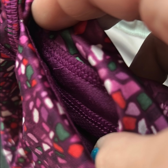 Lululemon Purple Patterned Shorts sz 4 - Picture 6 of 8